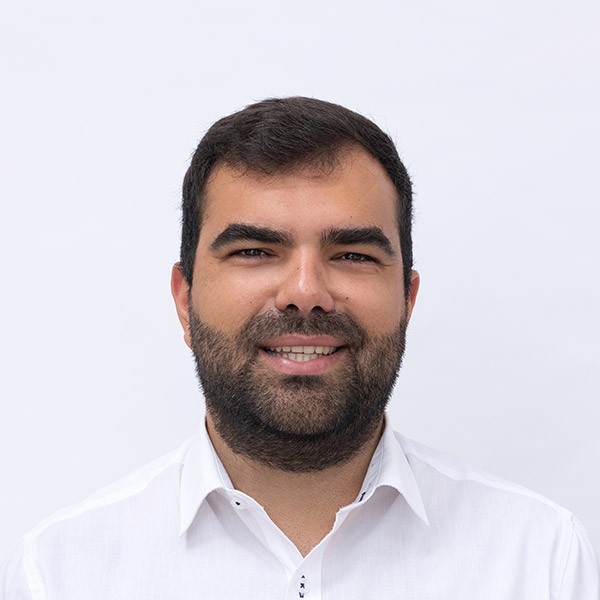 EMANUEL BARBEIRO